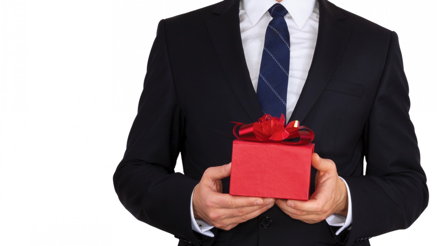 Подарить подаренное мужем имущество. Деловые подарки. Подарок в руках. Подарок " мужчине". Мужчина дарит подарок.